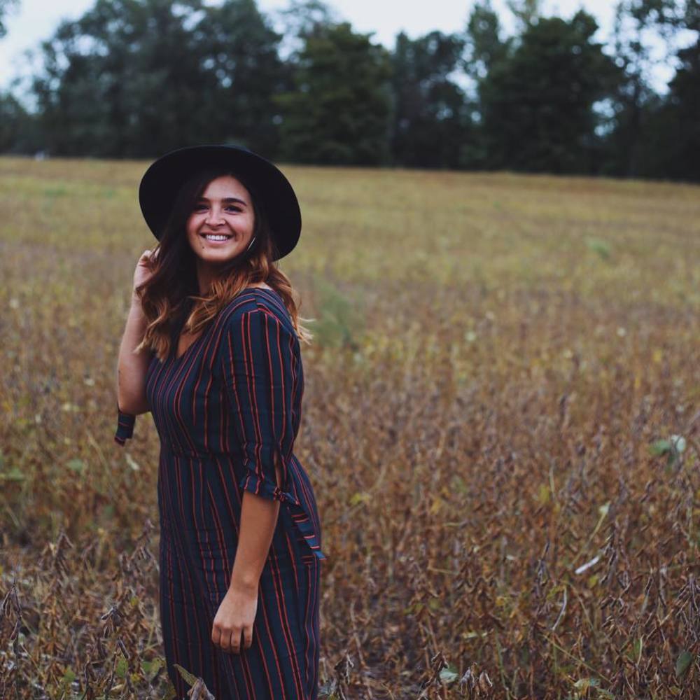 Meet your Posher, Elizabeth